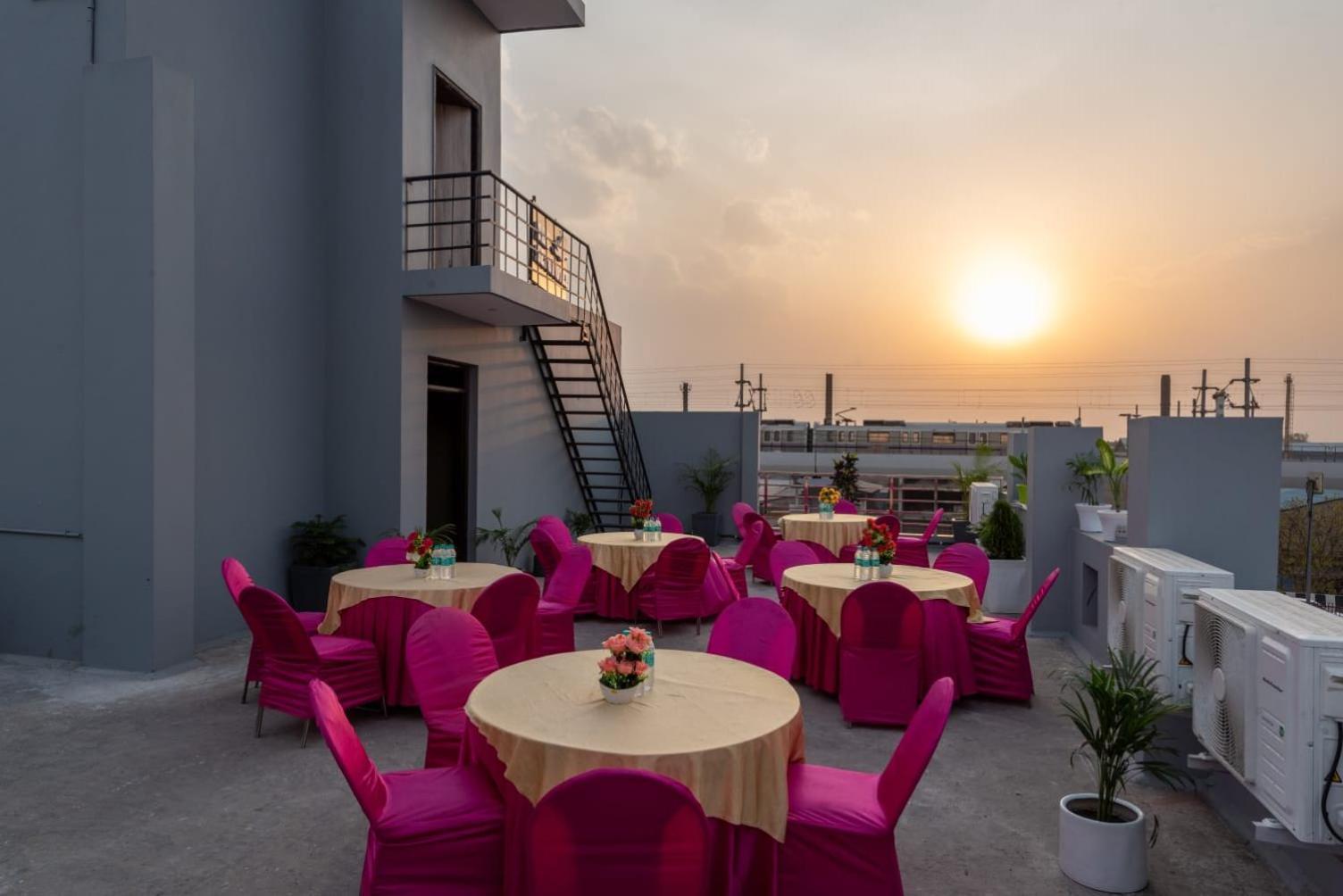 The Setu Hotel & Resorts ファリーダーバード エクステリア 写真