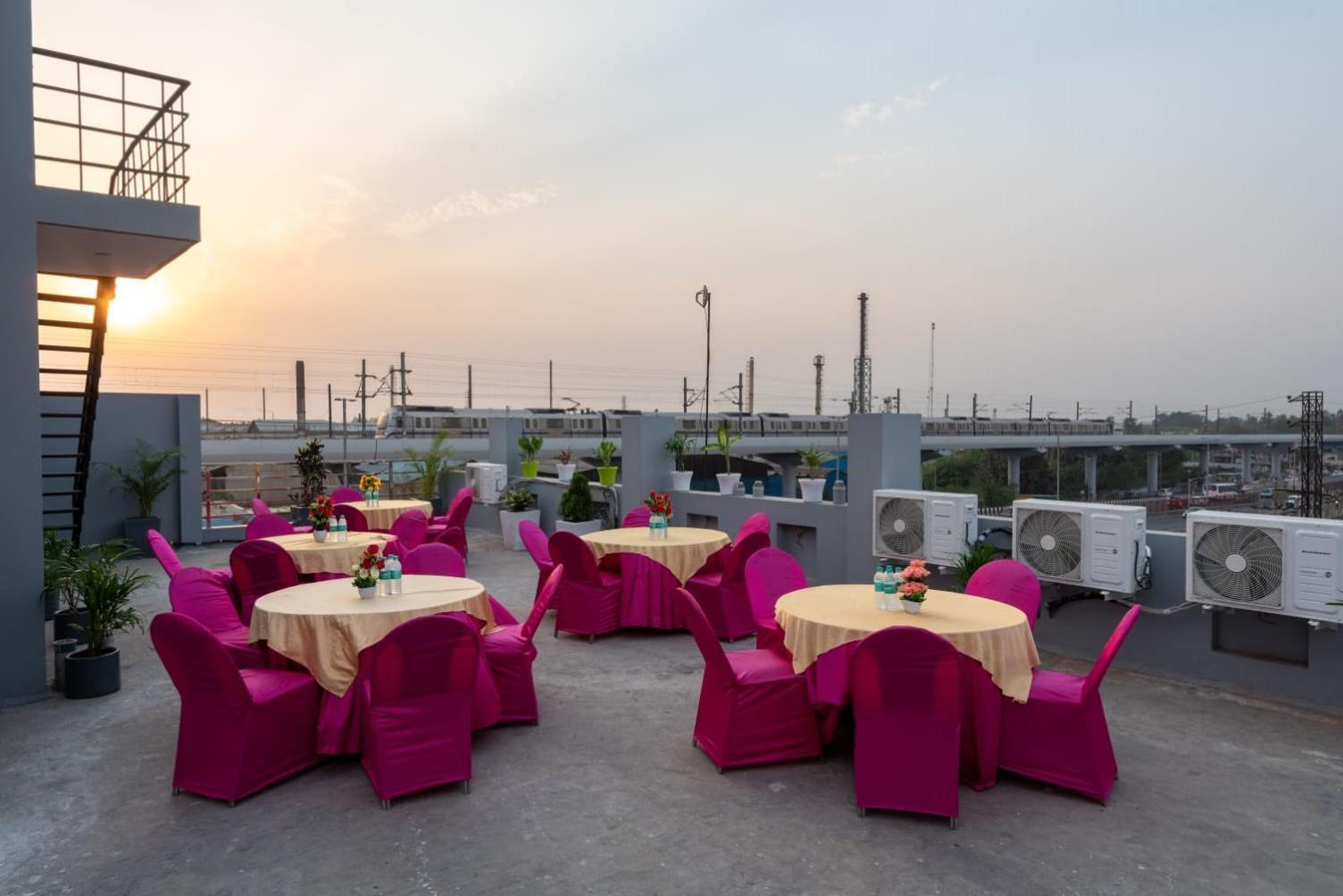 The Setu Hotel & Resorts ファリーダーバード エクステリア 写真